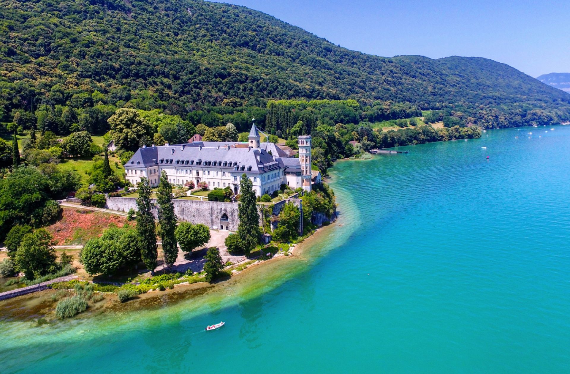 Abbaye d'Hautecombe - Crédit: Etienne Veuillet - Aix-les-Bains Riviera des Alpes