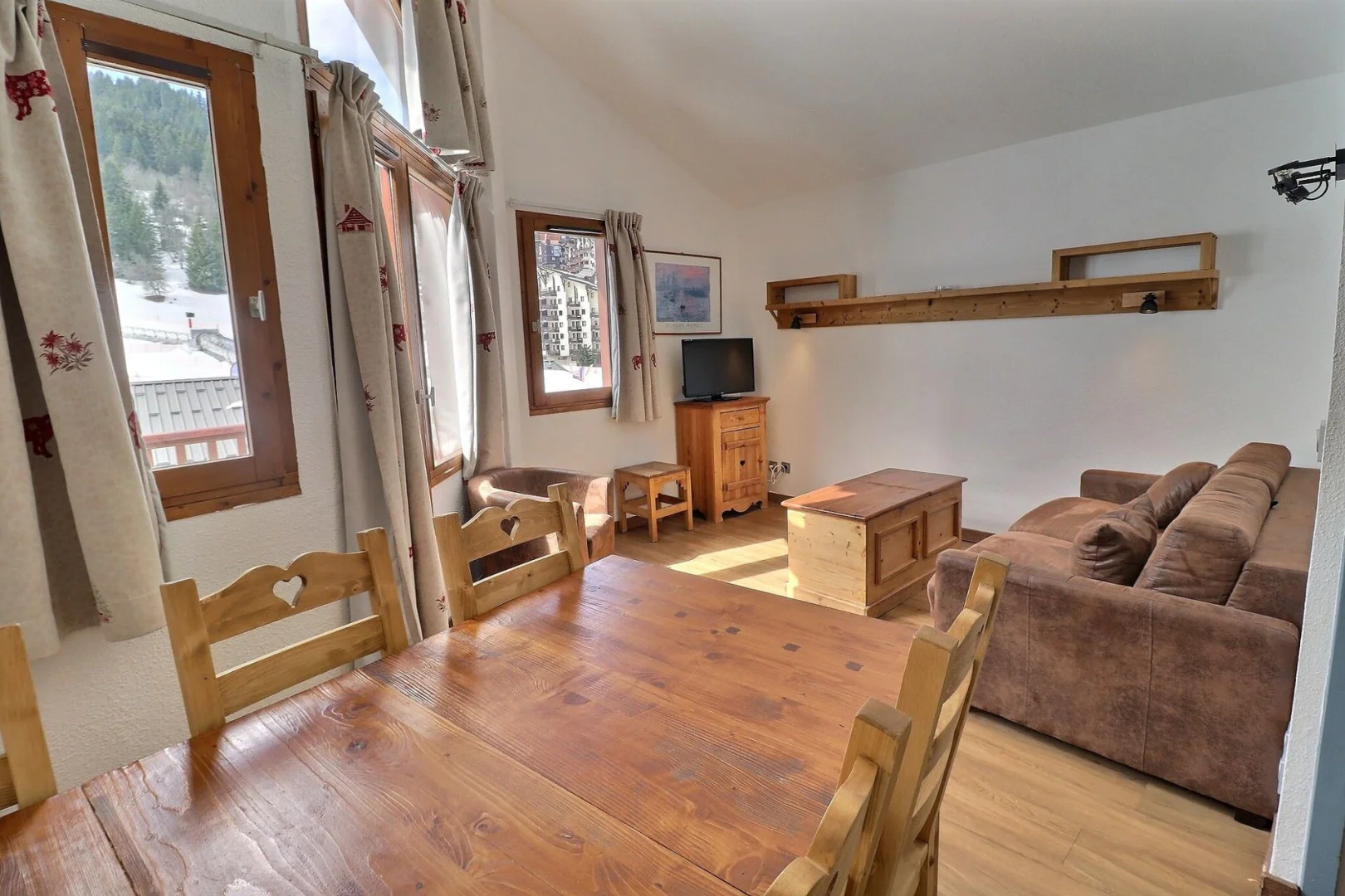 LGB301 / Deux pièces cabine / La Tania / Centre - La Tania