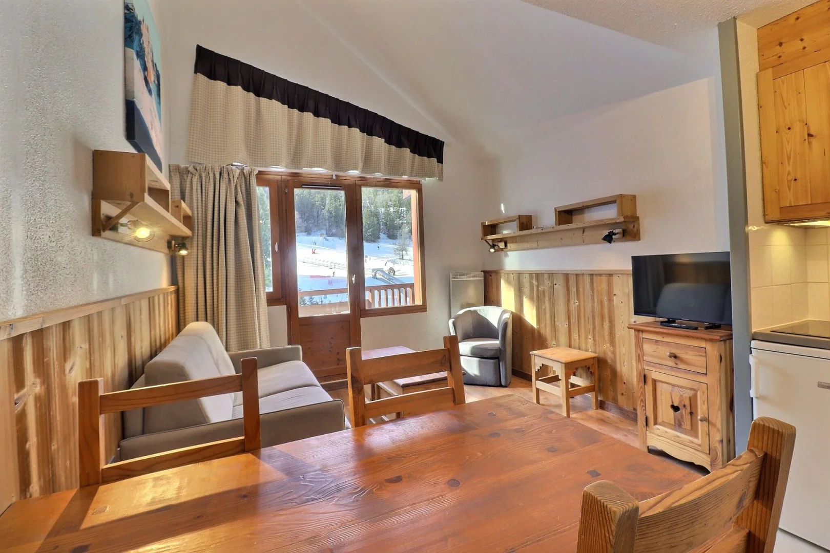 LGB505 / Deux pièces / La Tania / Centre - La Tania