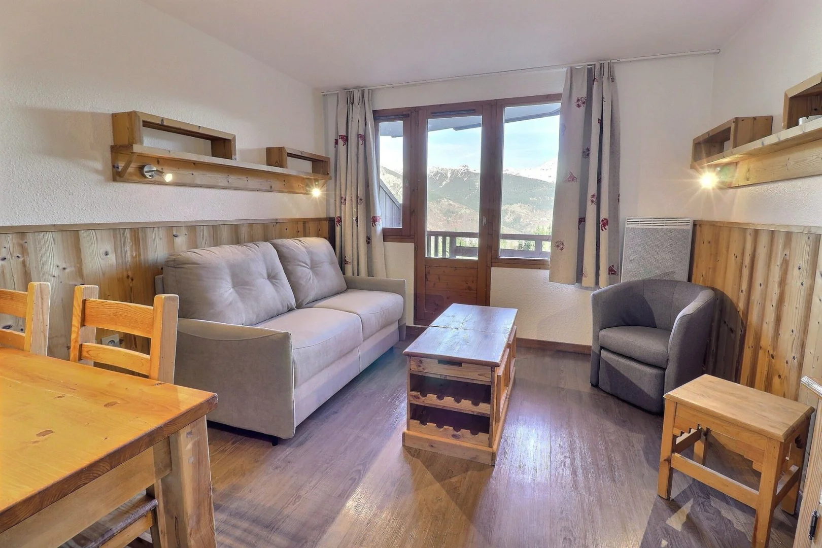 LGB516 / Deux pièces / La Tania / Centre - La Tania