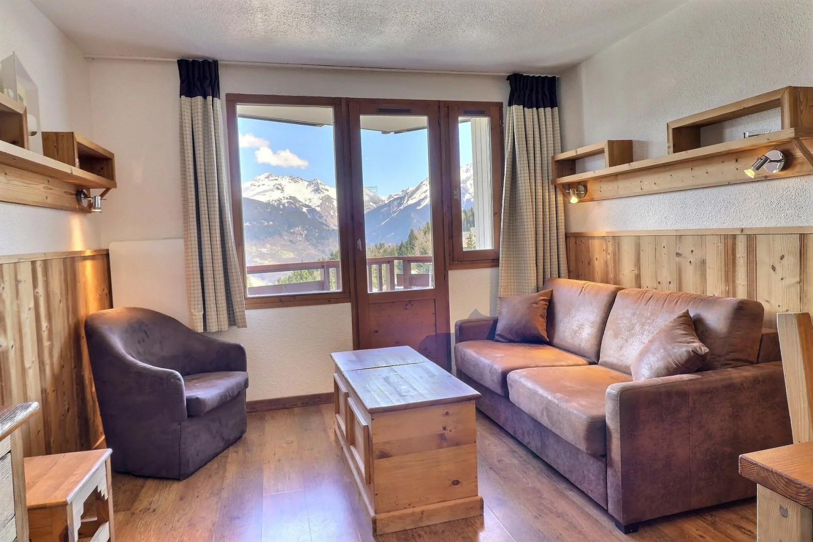 LGB608 / Dos piezas / La Tania / Centre - La Tania