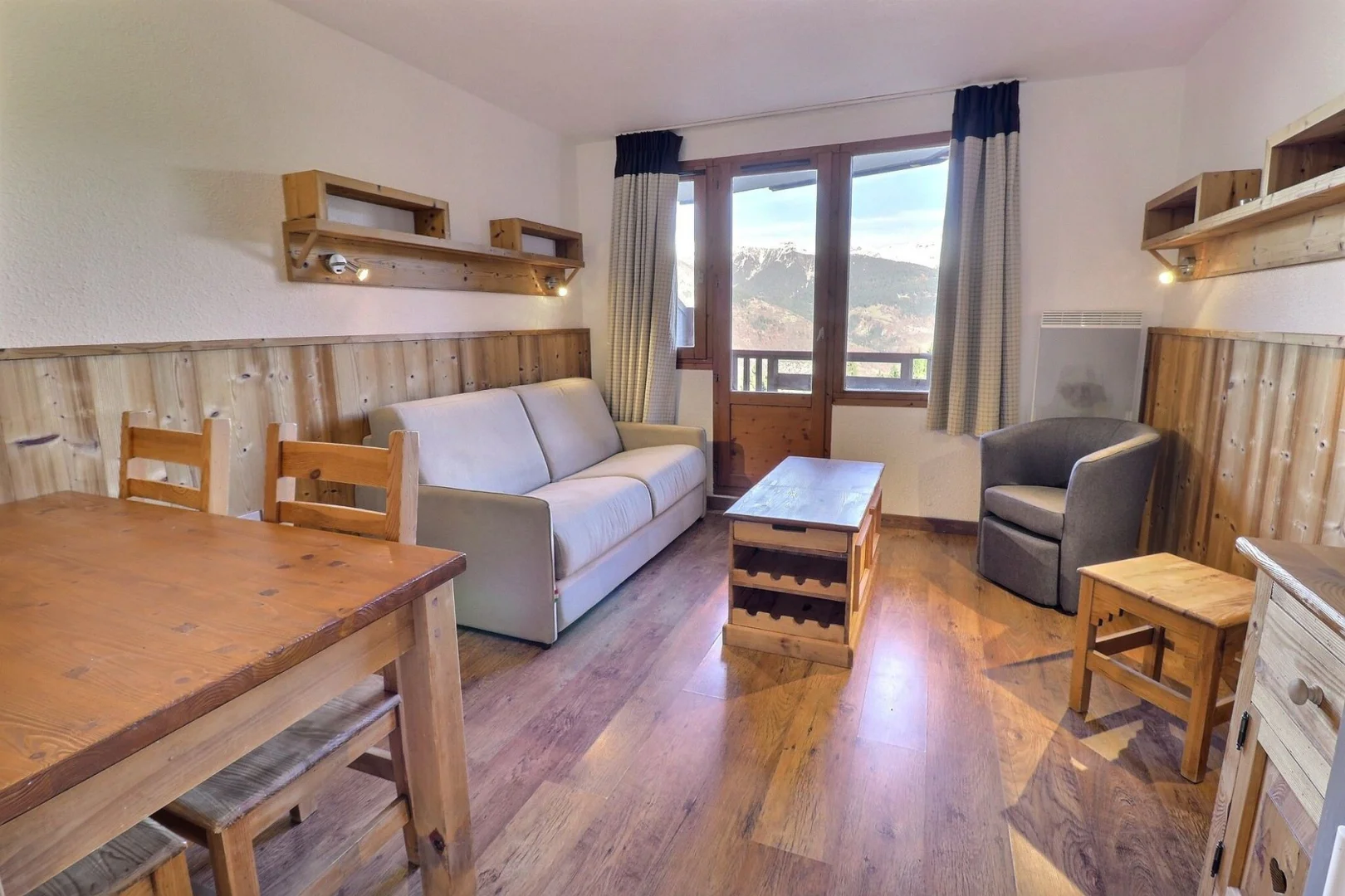LGB616 / Deux pièces / La Tania / Centre - La Tania