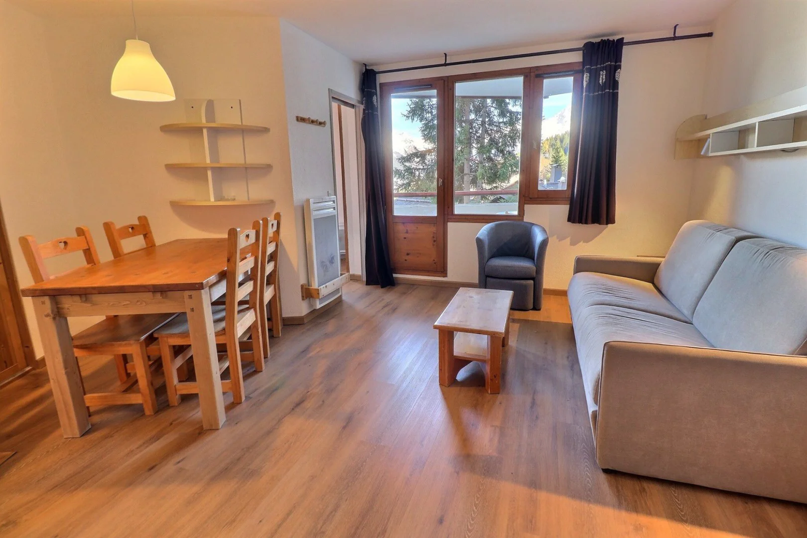 LGB620 / Deux pièces / La Tania / Centre - La Tania