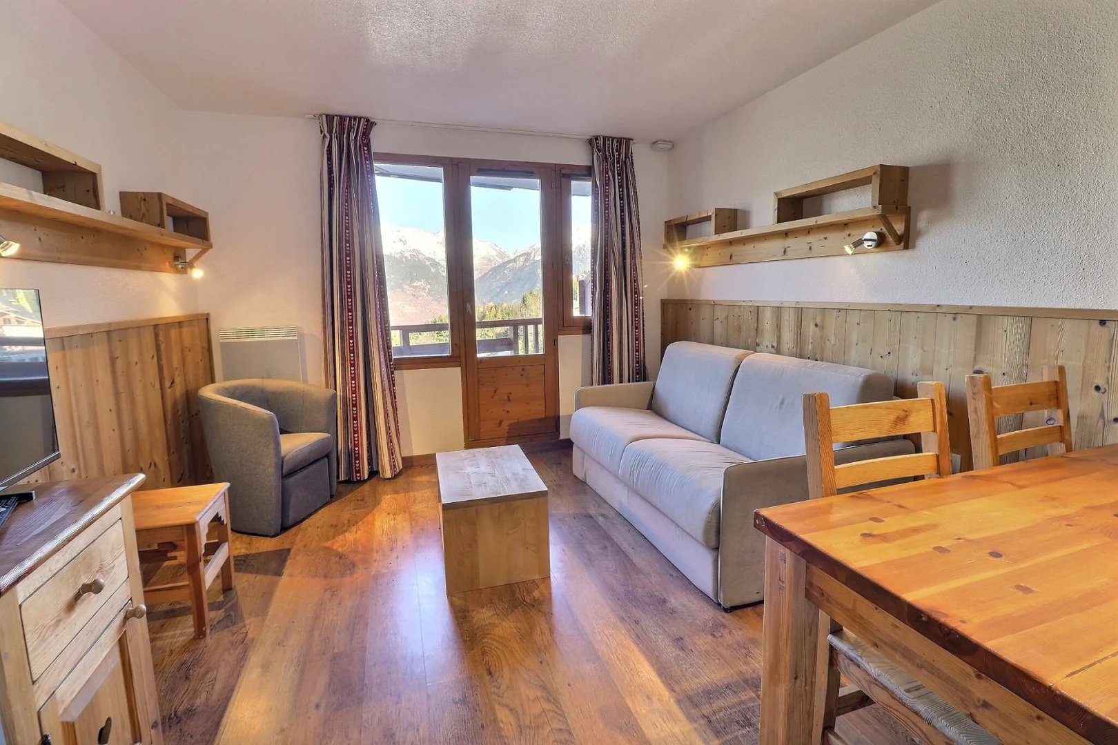 LGB814 / Deux pièces / La Tania / Centre - La Tania
