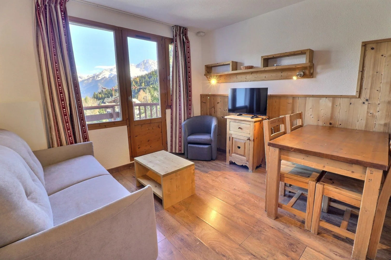 LGB918 / Deux pièces / La Tania / Centre - La Tania